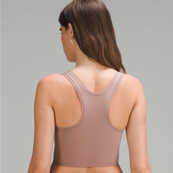 Scoop-Neck Tank Top - Picture 2 of 11